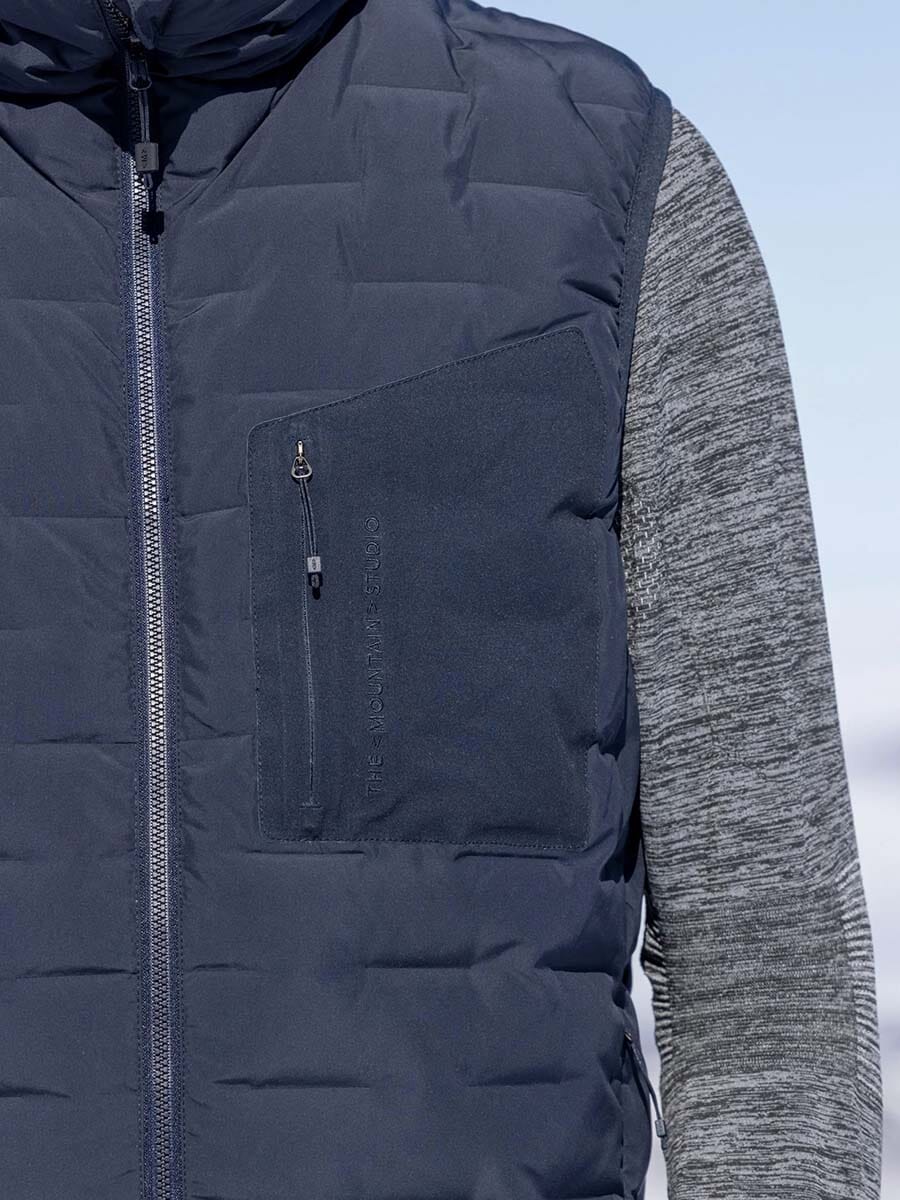 26 Mountain Studio - Men's V-1 Reversible Light Vest Unclassified The Mountain Studio