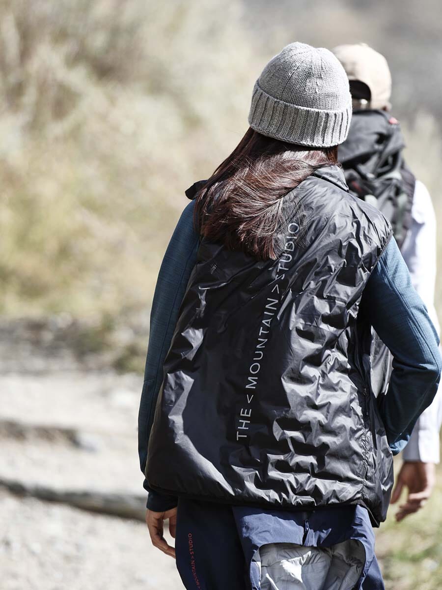 26 Mountain Studio - Men's V-1 Reversible Light Vest Unclassified The Mountain Studio