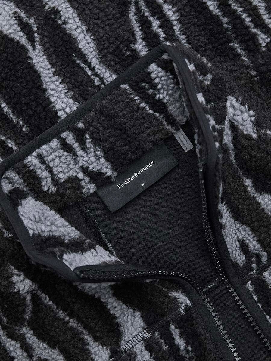 26 Peak Performance - Men's Graphic Pile Jacket Unclassified Peak Performance