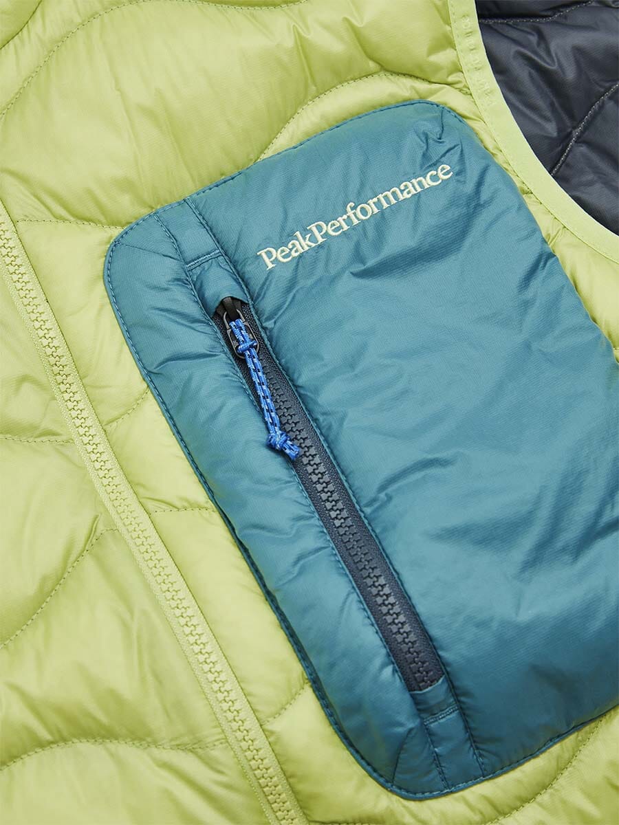 26 Peak Performance - Men's Helium Utility Down Vest Unclassified Peak Performance