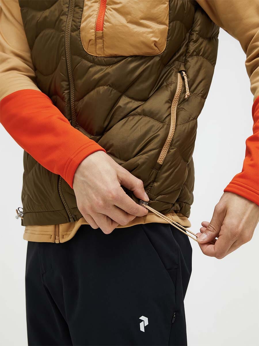 26 Peak Performance - Men's Helium Utility Down Vest Unclassified Peak Performance