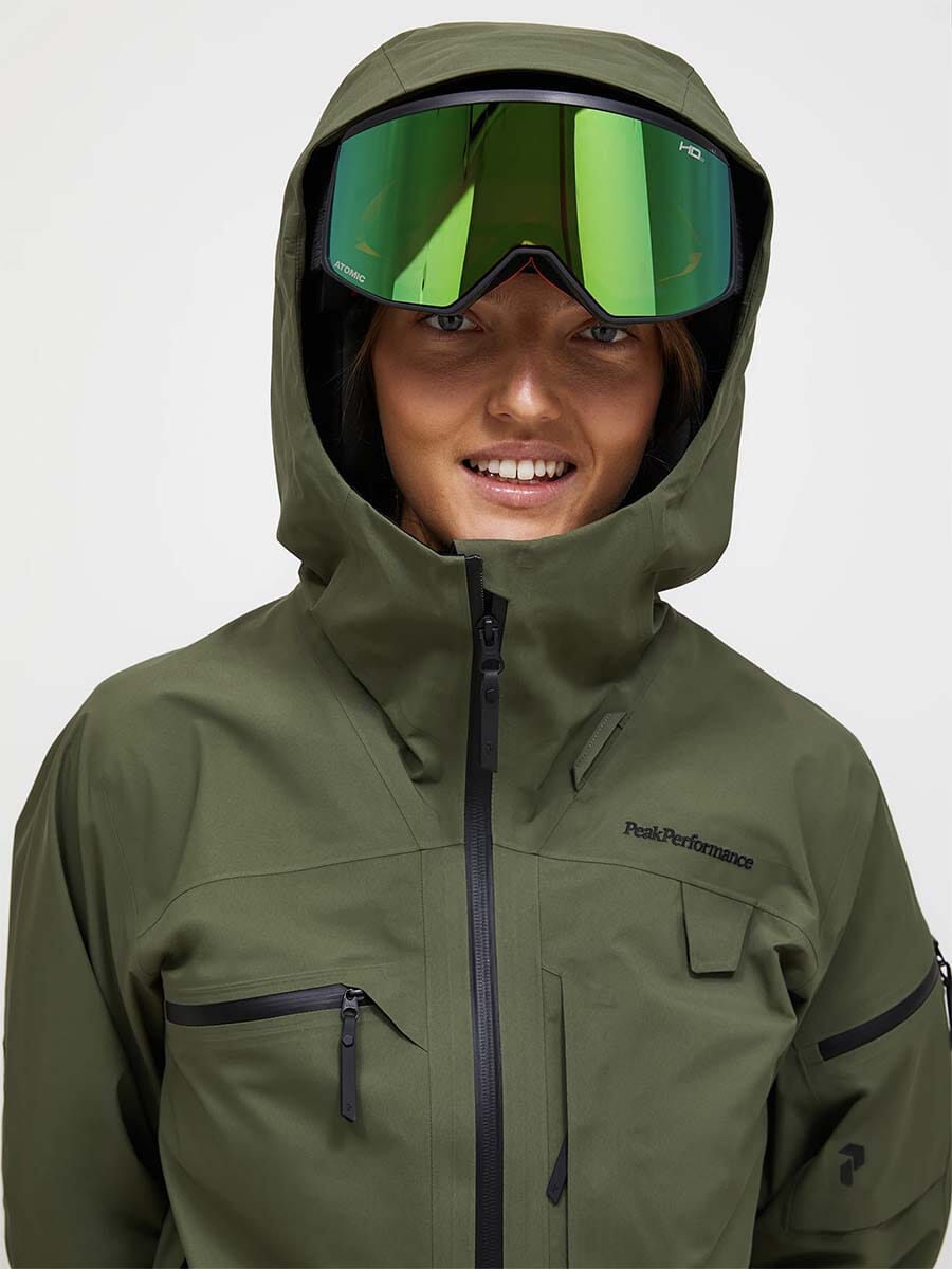 26 Peak Performance - Women's Alpine Gore-Tex 3L Jacket Unclassified Peak Performance