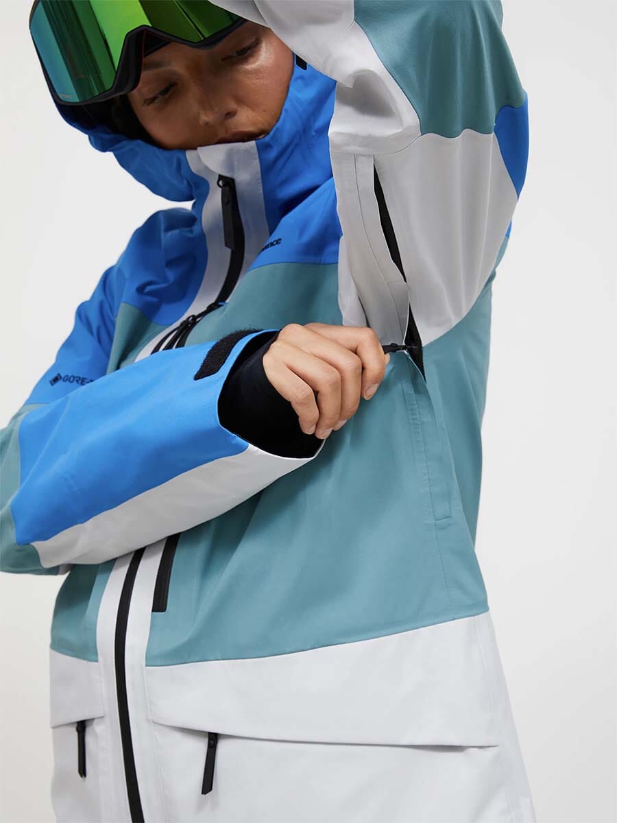 26 Peak Performance - Women's Gravity Gore-Tex 3L Jacket Unclassified Peak Performance