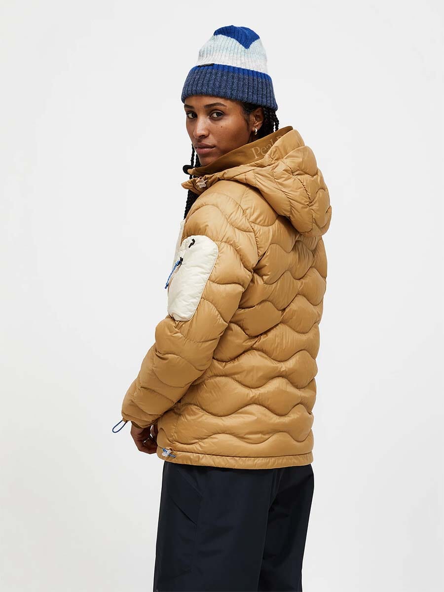 26 Peak Performance - Women's Helium Utility Down Hood Jacket Unclassified Peak Performance