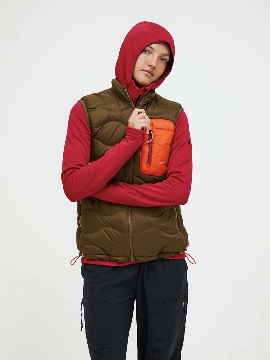 26 Peak Performance - Women's Helium Utility Down Vest Unclassified Peak Performance