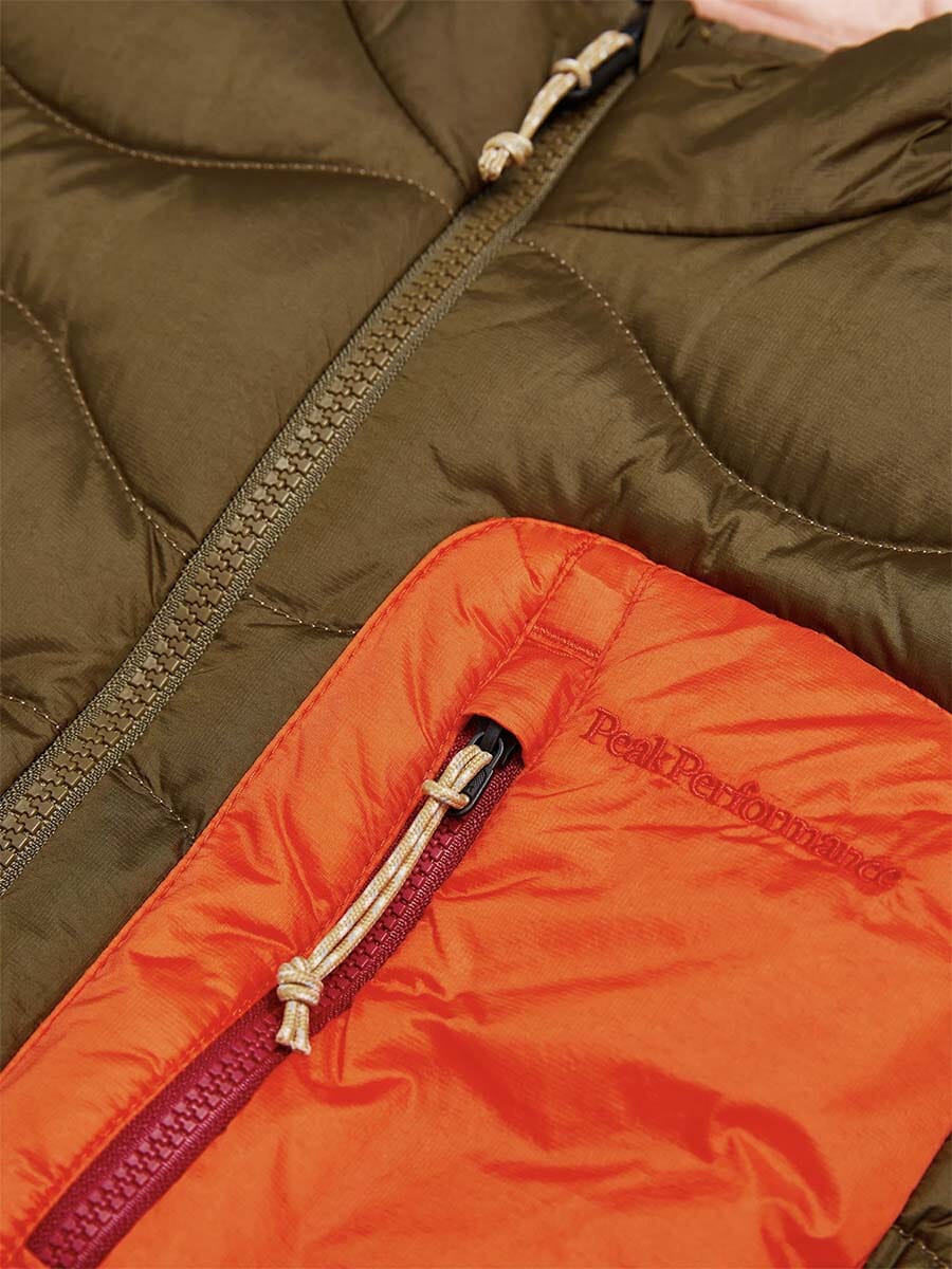 26 Peak Performance - Women's Helium Utility Down Vest Unclassified Peak Performance