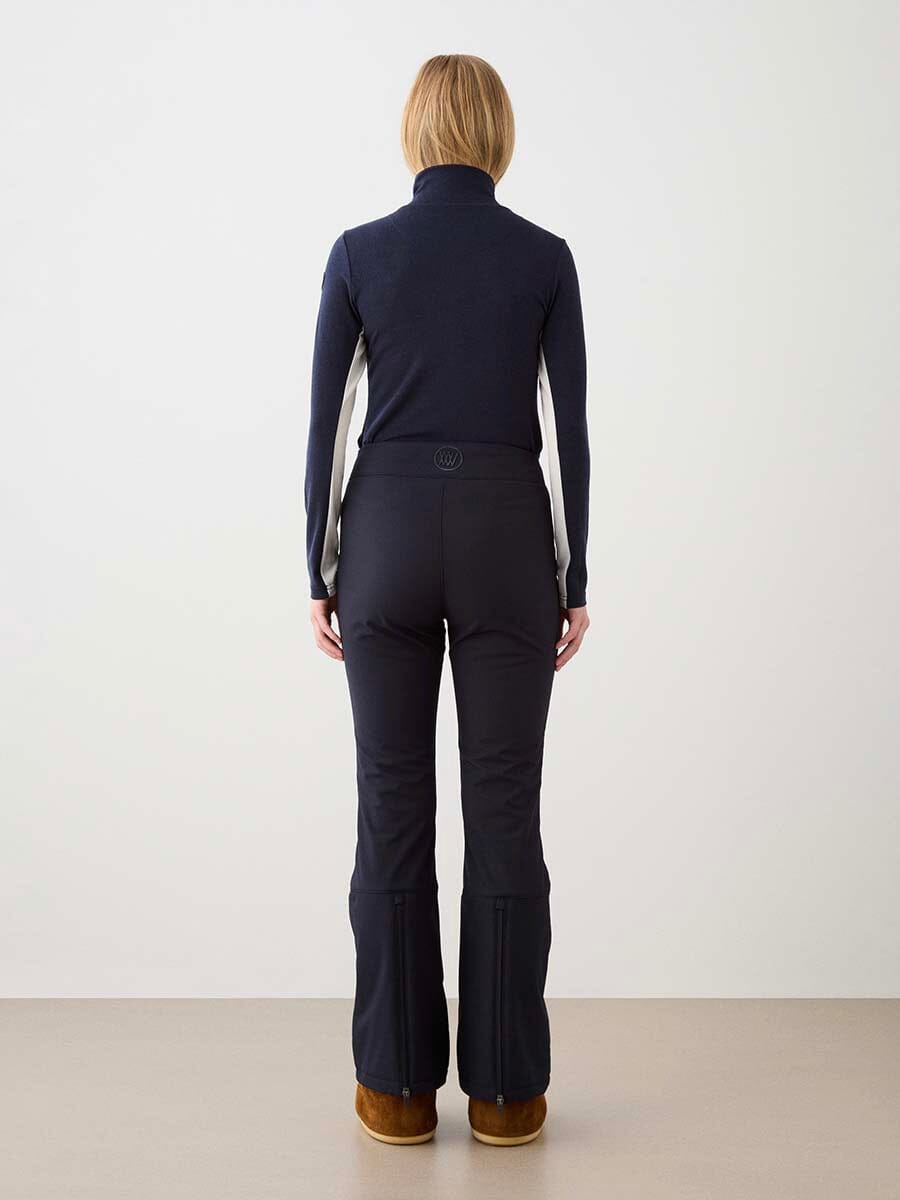 26 We Norwegians - Womens Voss Chevron ZipUp Unclassified We Norwegians