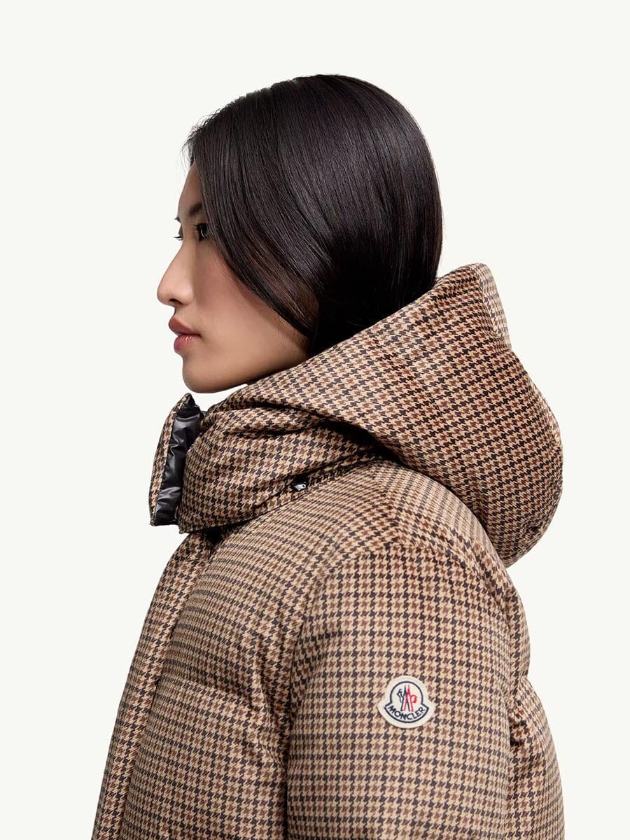 Moncler - Women's Quierzy Hooded Short Down Jacket Unclassified Moncler