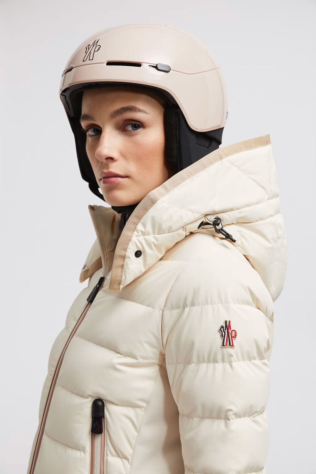 Women's Lamoura Short Down Jacket Ski Jackets Moncler