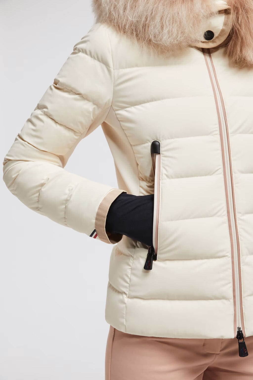 Women's Lamoura Short Down Jacket Ski Jackets Moncler