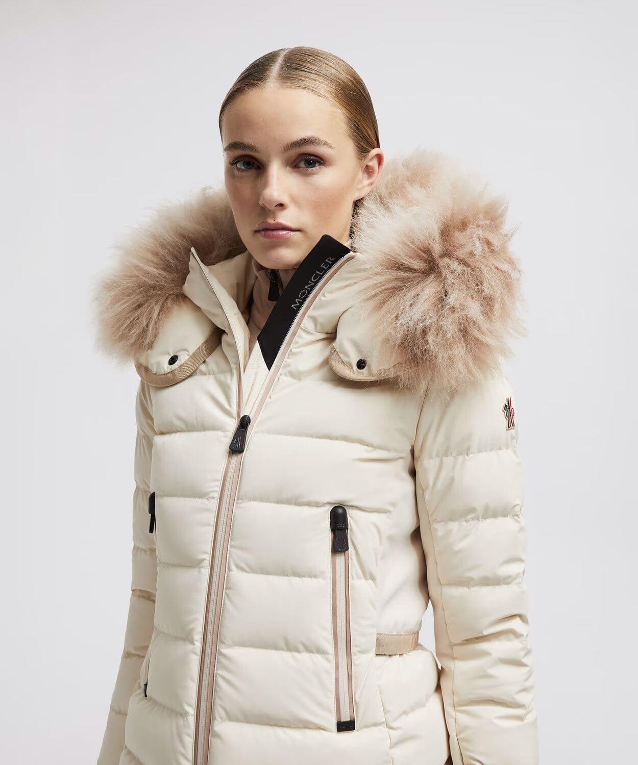 Women's Lamoura Short Down Jacket Ski Jackets Moncler