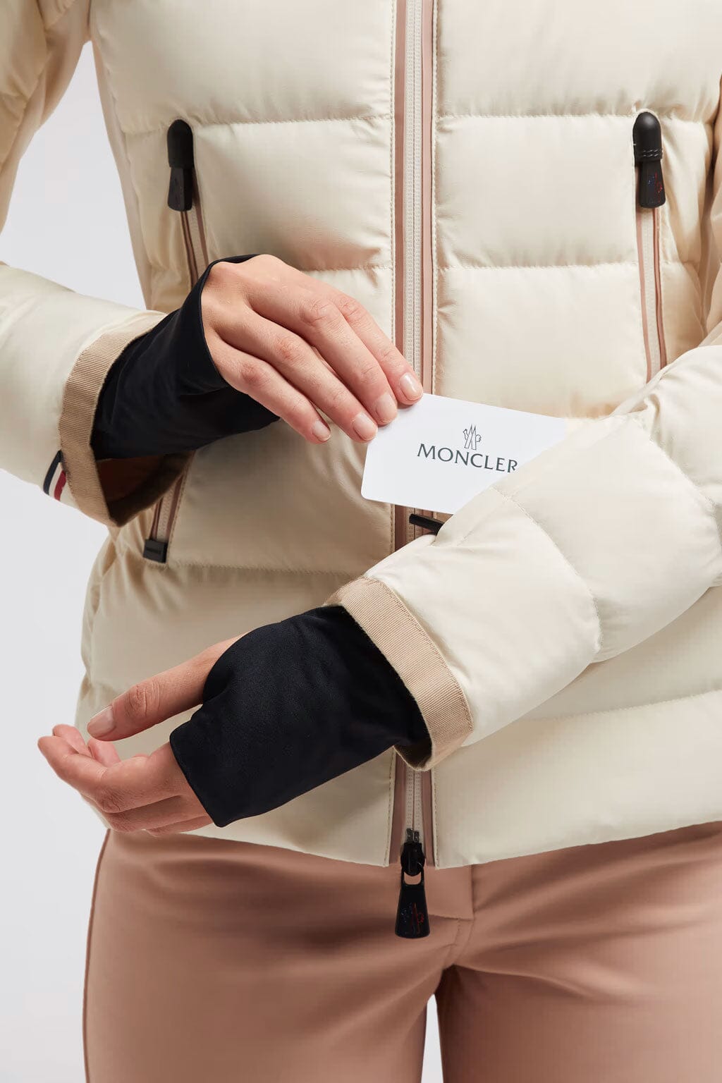 Women's Lamoura Short Down Jacket Ski Jackets Moncler