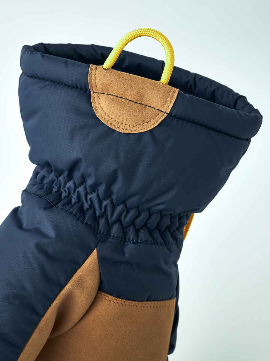 Hestra Kiruna Mitt - Navy detail