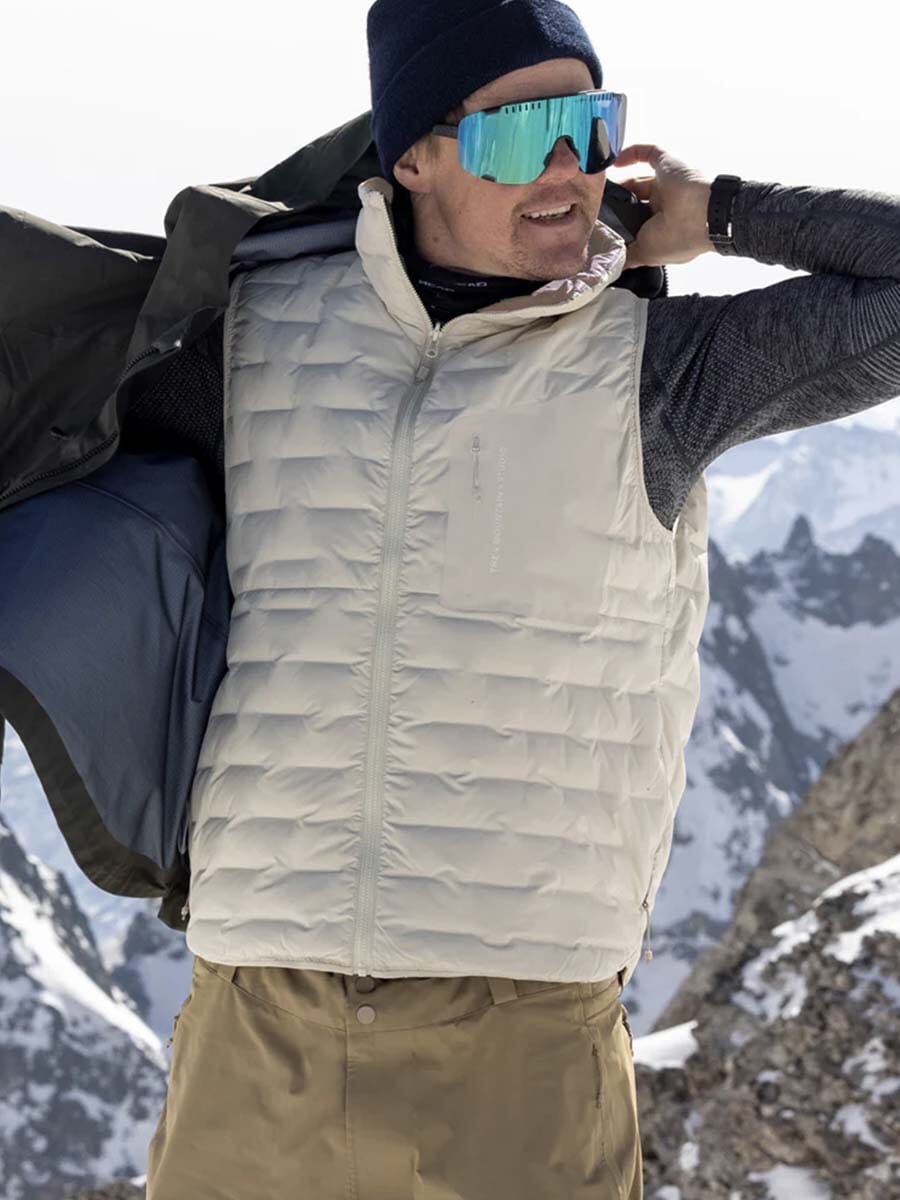 26 Mountain Studio - Men's V-1 Reversible Light Vest Unclassified The Mountain Studio 