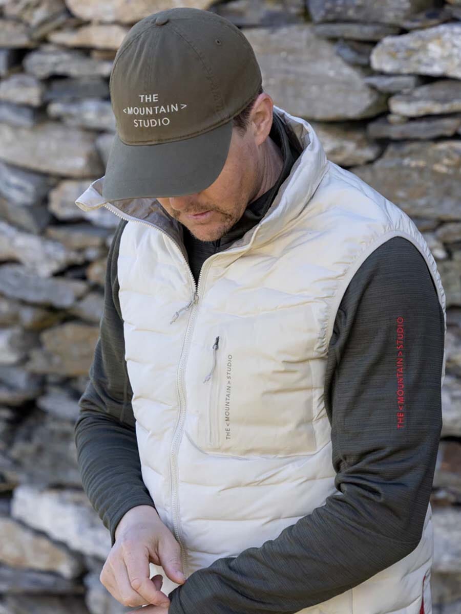 26 Mountain Studio - Men's V-1 Reversible Light Vest Unclassified The Mountain Studio 