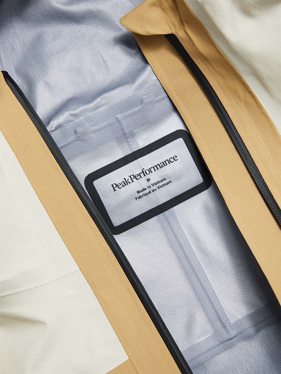 26 Peak Performance - Men's Gravity Gore-Tex 3L Jacket Unclassified Peak Performance 