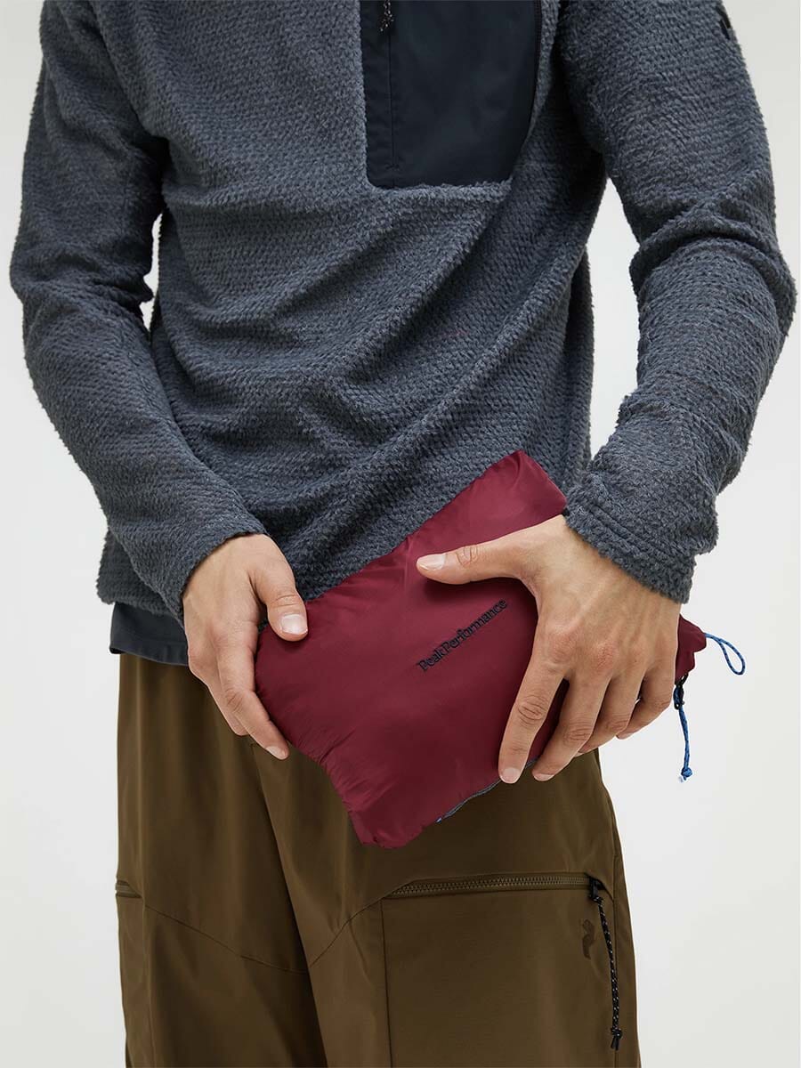 26 Peak Performance - Men's Helium Utility Down Hood Jacket Unclassified Peak Performance 