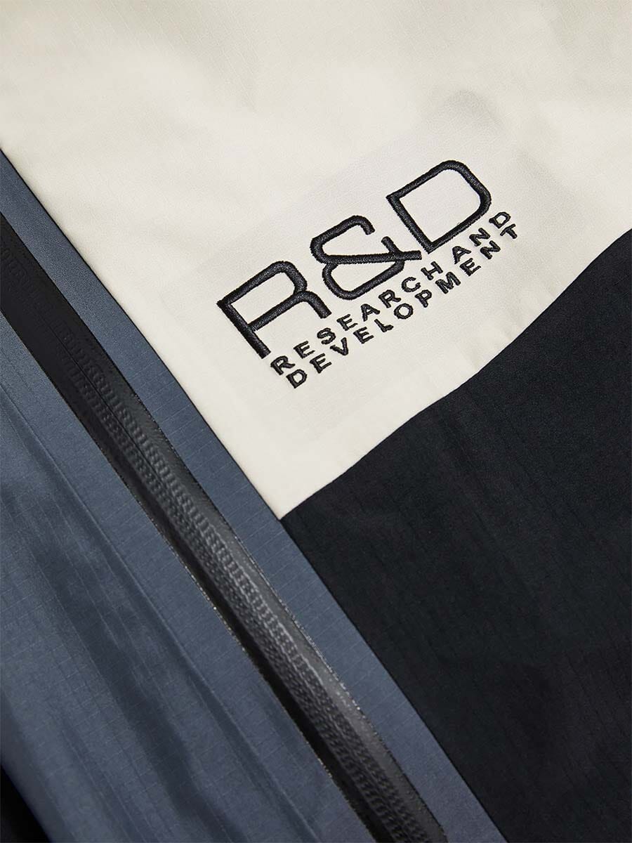 26 Peak Performance - Men's Vertical Gore-Tex Pro Bib Pants Unclassified Peak Performance 