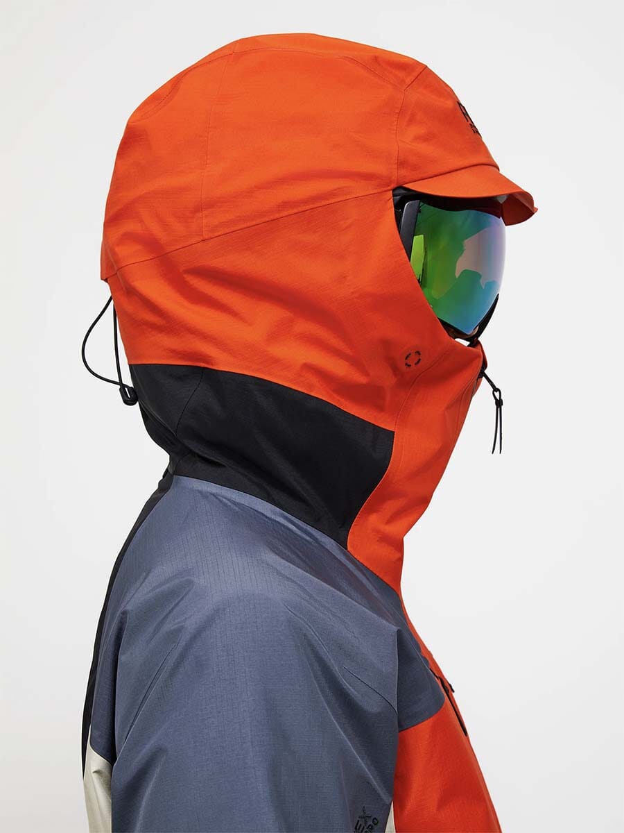 26 Peak Performance - Men's Vertical Gore-Tex Pro Jacket Unclassified Peak Performance 