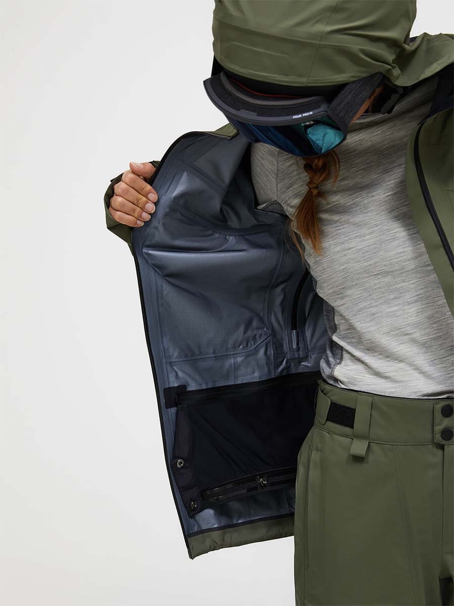 26 Peak Performance - Women's Alpine Gore-Tex 3L Jacket Unclassified Peak Performance 