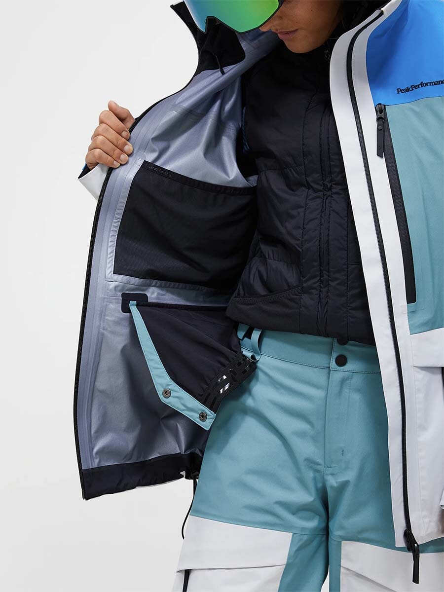 26 Peak Performance - Women's Gravity Gore-Tex 3L Jacket Unclassified Peak Performance 