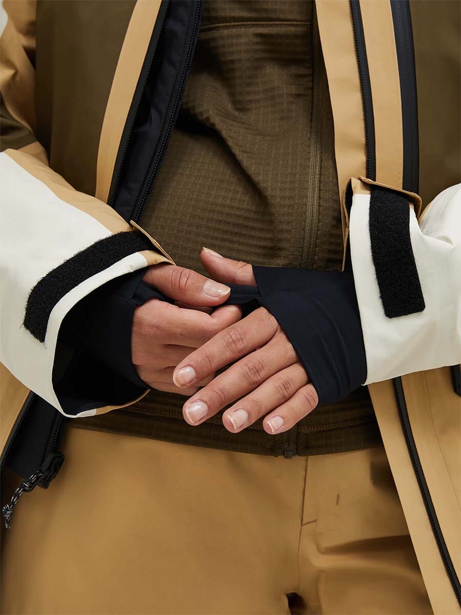 26 Peak Performance - Women's Gravity Gore-Tex 3L Jacket Unclassified Peak Performance 