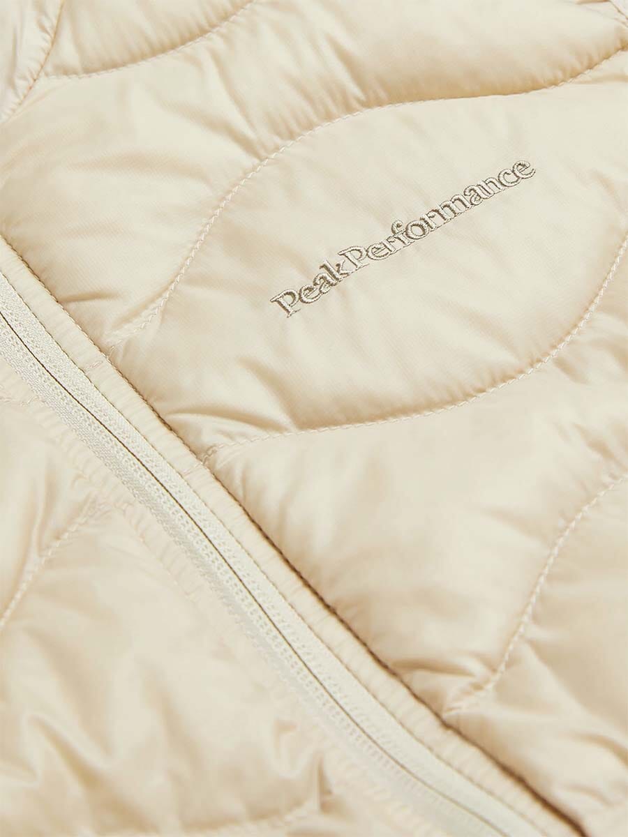 26 Peak Performance - Women's Helium Down Vest Unclassified Peak Performance 