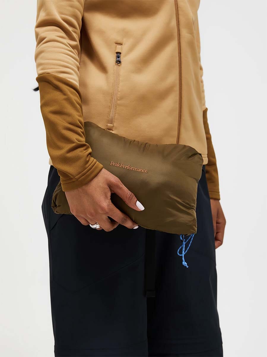 26 Peak Performance - Women's Helium Utility Down Hood Jacket Unclassified Peak Performance 