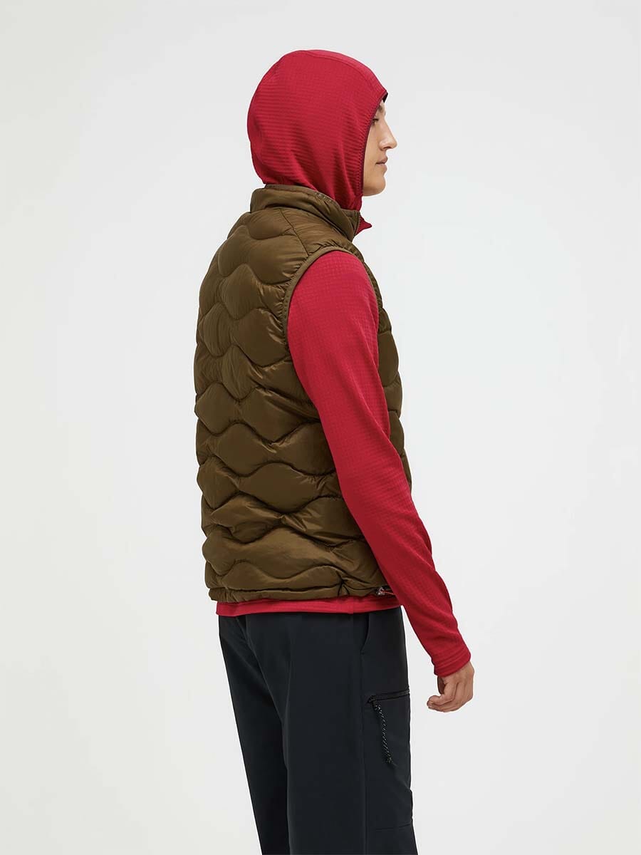 26 Peak Performance - Women's Helium Utility Down Vest Unclassified Peak Performance 