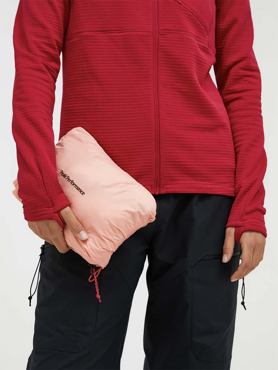 26 Peak Performance - Women's Helium Utility Down Vest Unclassified Peak Performance 