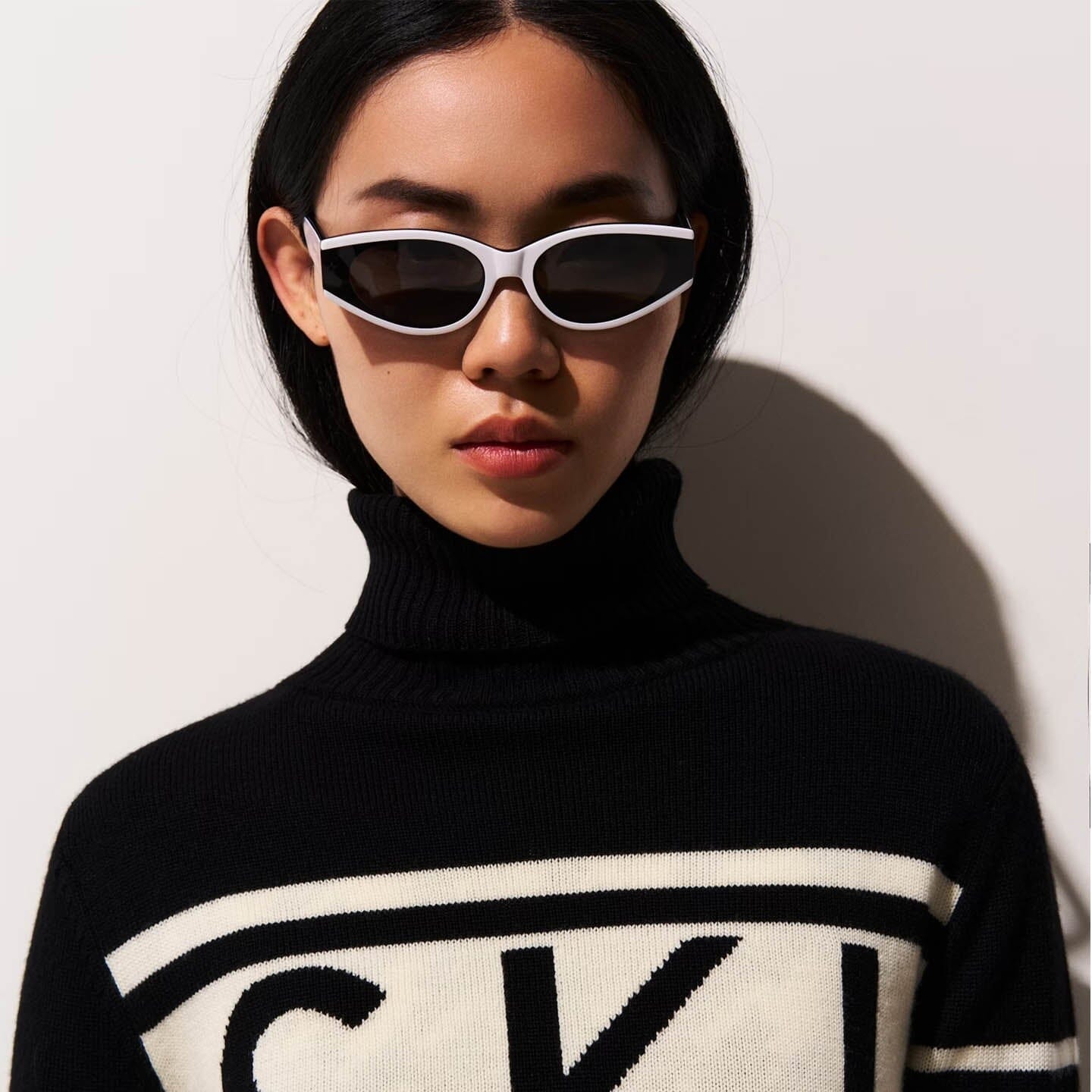 26 Perfect Moment - Women's Schild Sweater Unclassified Perfect Moment 