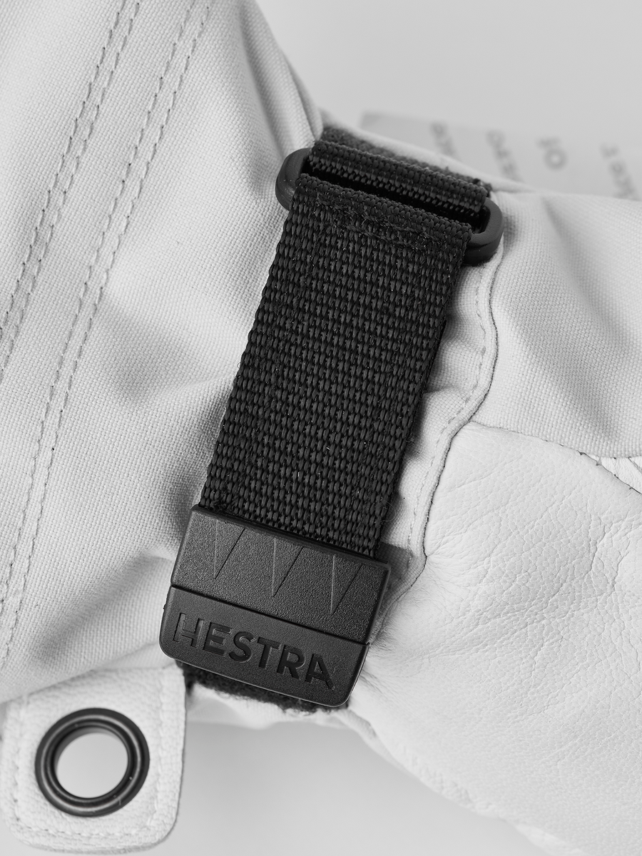 Hestra Women's Heli Ski 5-finger ski glove Pale Grey/Offwhite detail